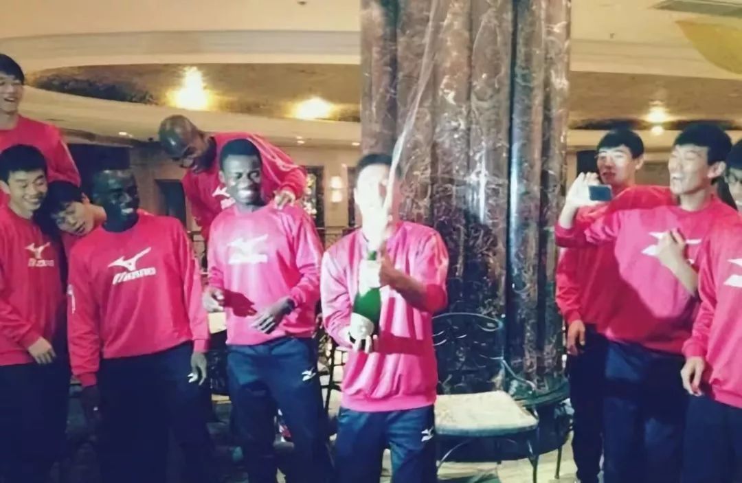 十一年万人体育场，武磊和徐根宝走了，留下的将是什么？