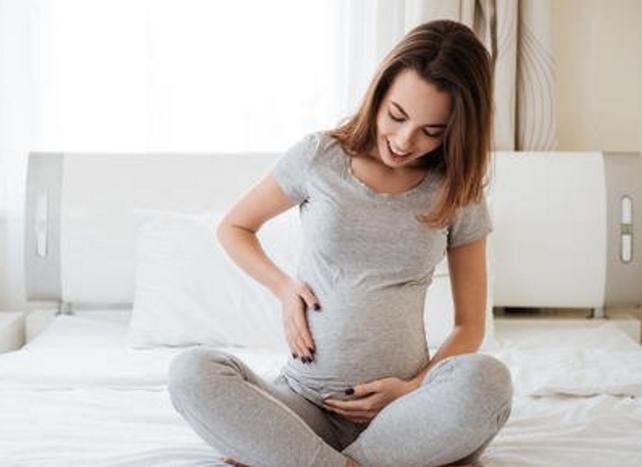 怀孕正确抚摸肚子的方法,怀孕了如何正确抚摸肚子