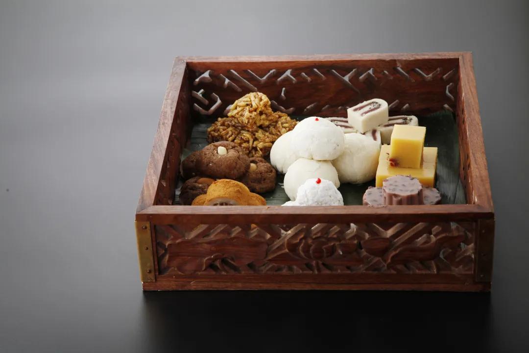 屁屁猩拍了拍你，并递出一张50团100代金券