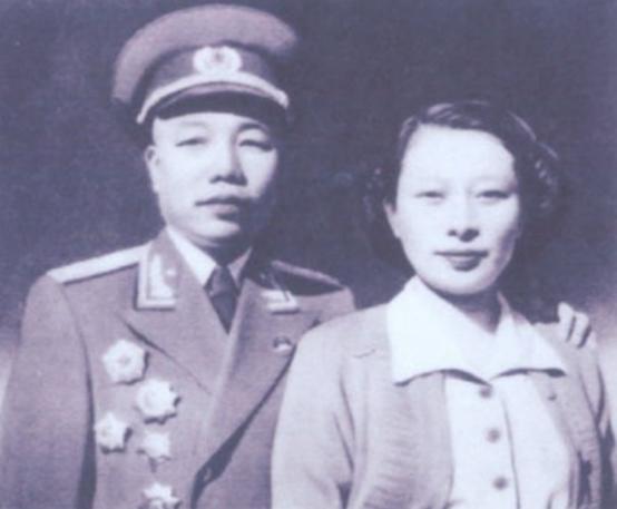 萧华：中国最年轻的开国上将，22岁当上司令，39岁授上将军衔