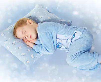 一周岁宝宝习惯晚睡怎么调整,一岁多的孩子天天晚睡