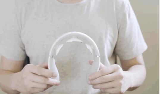 随身携带的颈椎按摩师，恒温42℃，15级力度调节，坐着躺着都能用