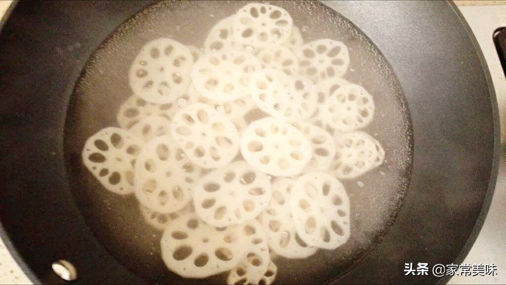 莲藕片焯水变黑色了,清炒藕片为什么发黑