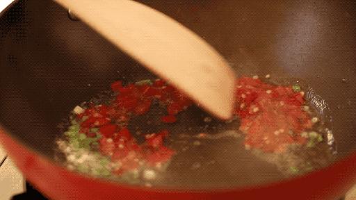 剁椒芋头怎么弄才好吃,一周做三次味美香浓的香菇酿肉