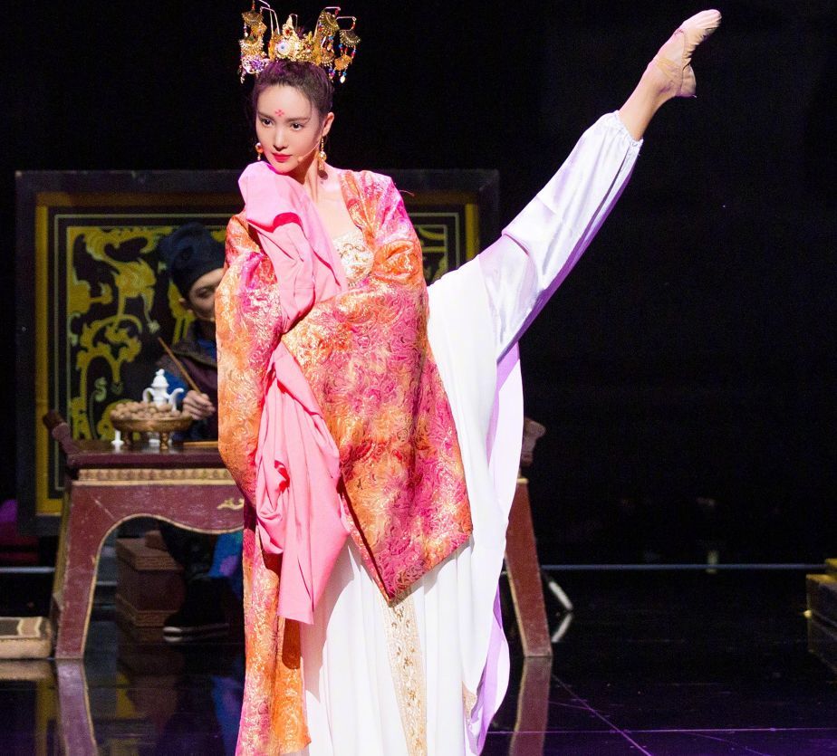 金晨北舞校花照,曾经的北舞校花金晨进了娱乐圈