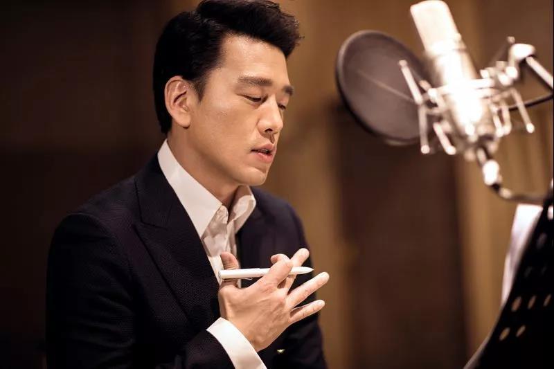 浓眉大眼虎气十足的男演员,五官端正浓眉大眼的男明星