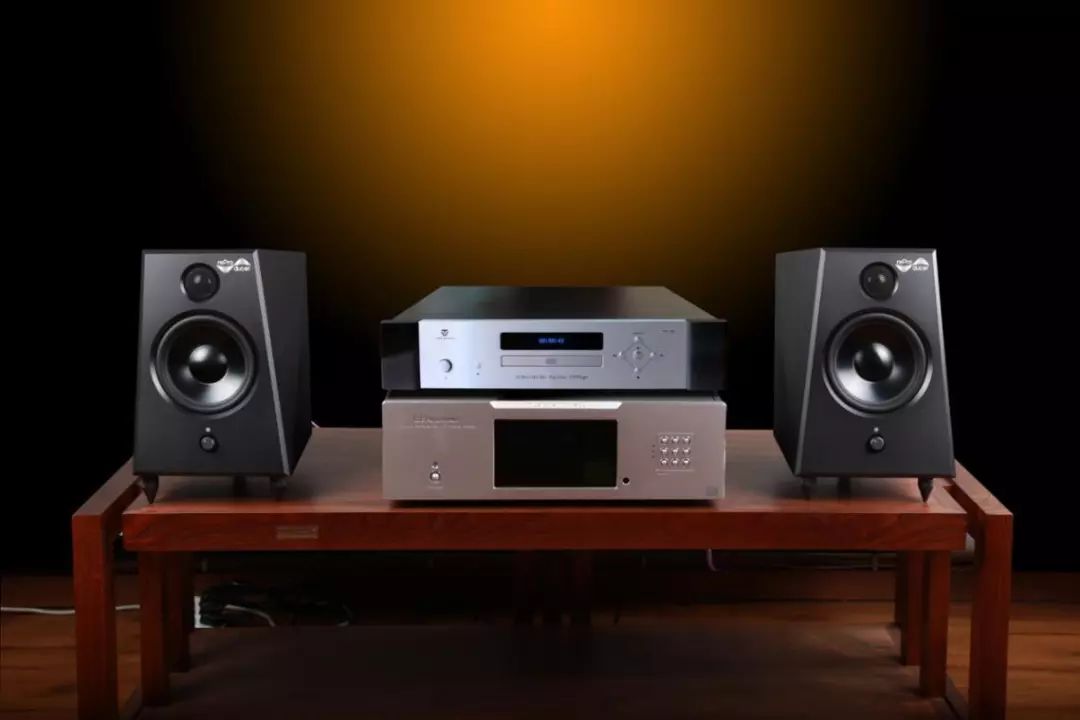 一个修理专业音响多人的德国人设计的reProducerEpic5音箱试用