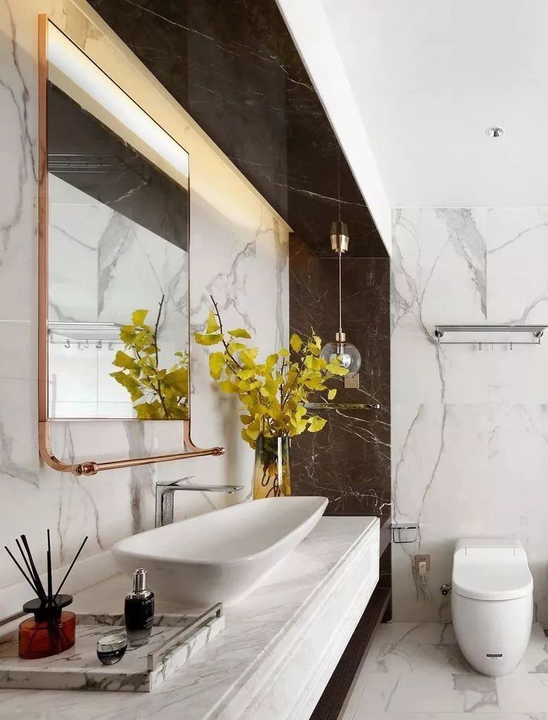 卫生间圆镜子加镜柜效果图,卫生间智能镜柜一体选哪种