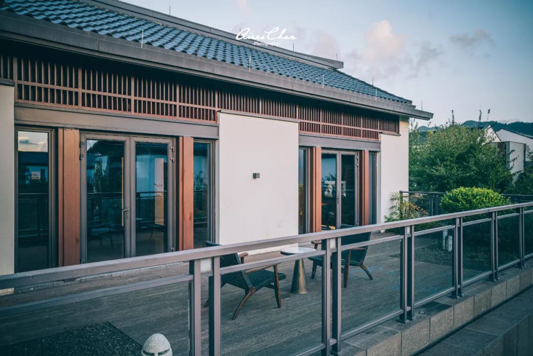 这是湖边度假酒店的性价比天花板！还有双11玩法剧透