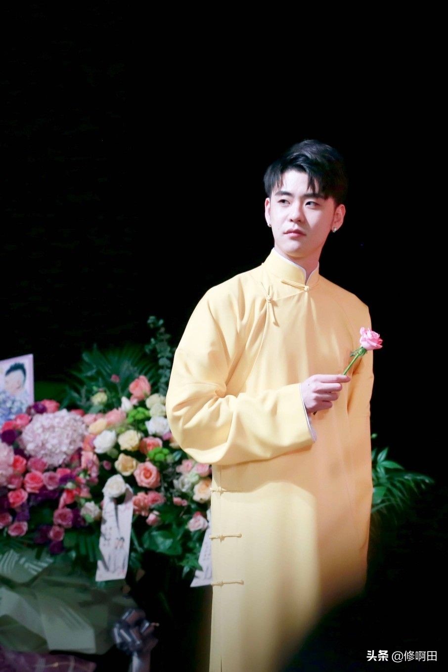 寮犱簯闆峰痉浜戝皬杈効,寰蜂簯灏忚精鍎垮紶浜戦浄