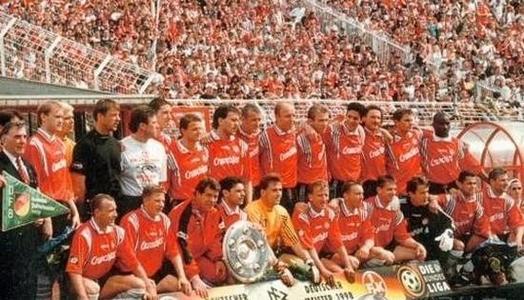 新晋德国国脚中卫科赫，弗莱堡后防线上的罗宾侠