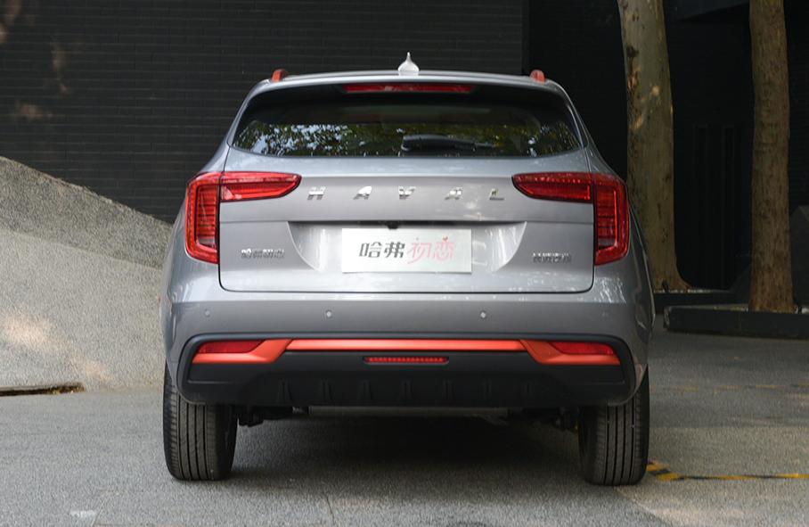 哈弗初恋和cs55plus蓝鲸版哪个好,哈弗初恋外观