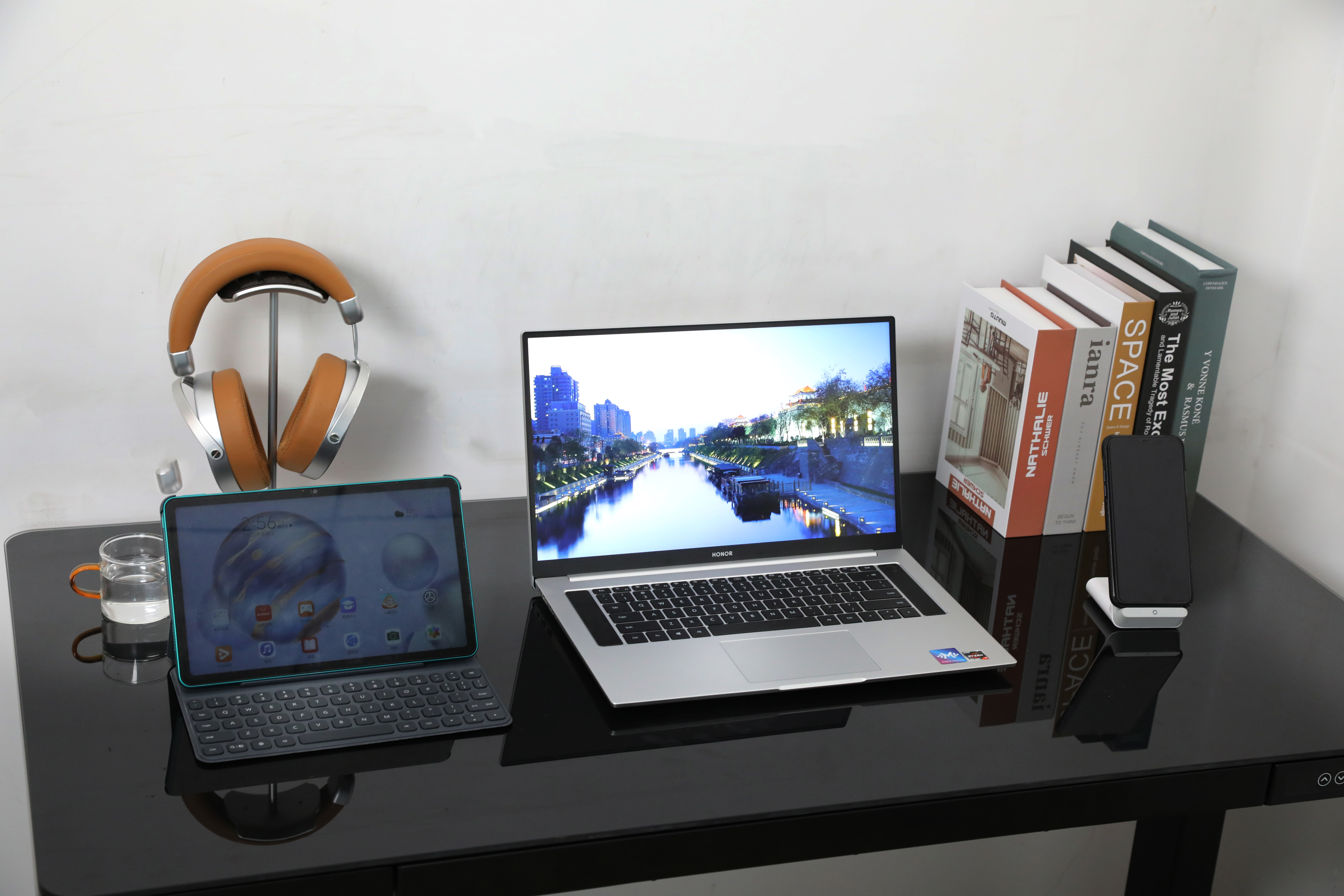 书房布局电脑桌,书房实用打造