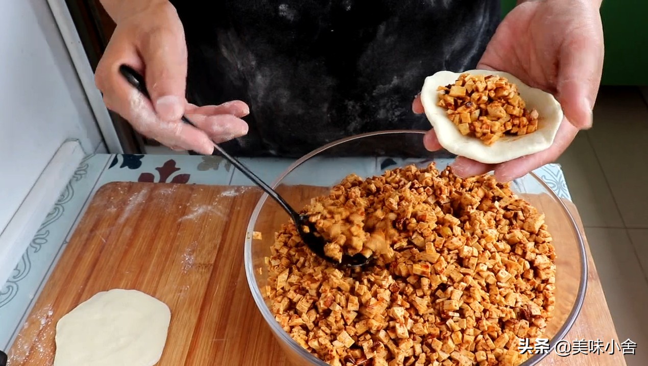 蒸包子不要直接上锅蒸牢记3诀窍,包子蒸的时候很好蒸完突然塌陷