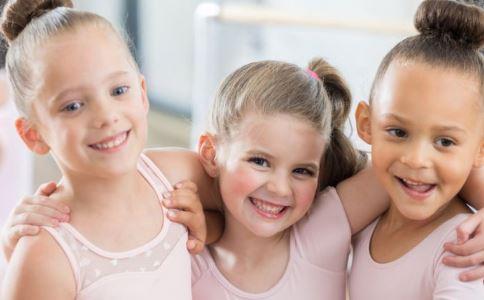 小孩长高腿疼吃什么钙,孩子长高腿疼是什么症状