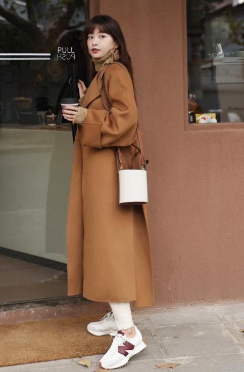 驼色灰色黑色呢大衣哪个更显白,大衣很显白的五个颜色你都了解嘛