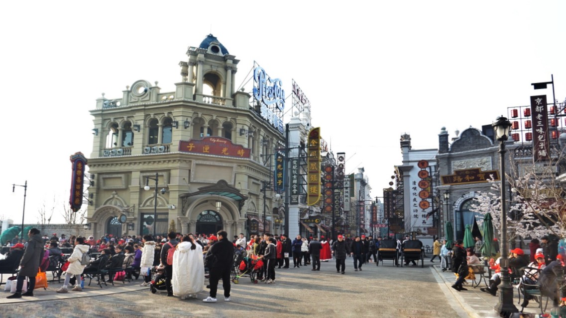 中原穿越时空夜游建业电影小镇,郑州建业电影小镇下午去游玩