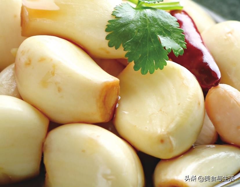 怎样做泡蒜又脆又好吃,家常泡蒜做法