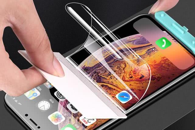 你的手机膜贴了会发光吗,手机膜是钢化膜好还是水凝膜好