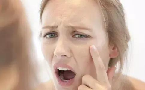 爱生闷气的女人,女生爱生闷气的人容易得什么病