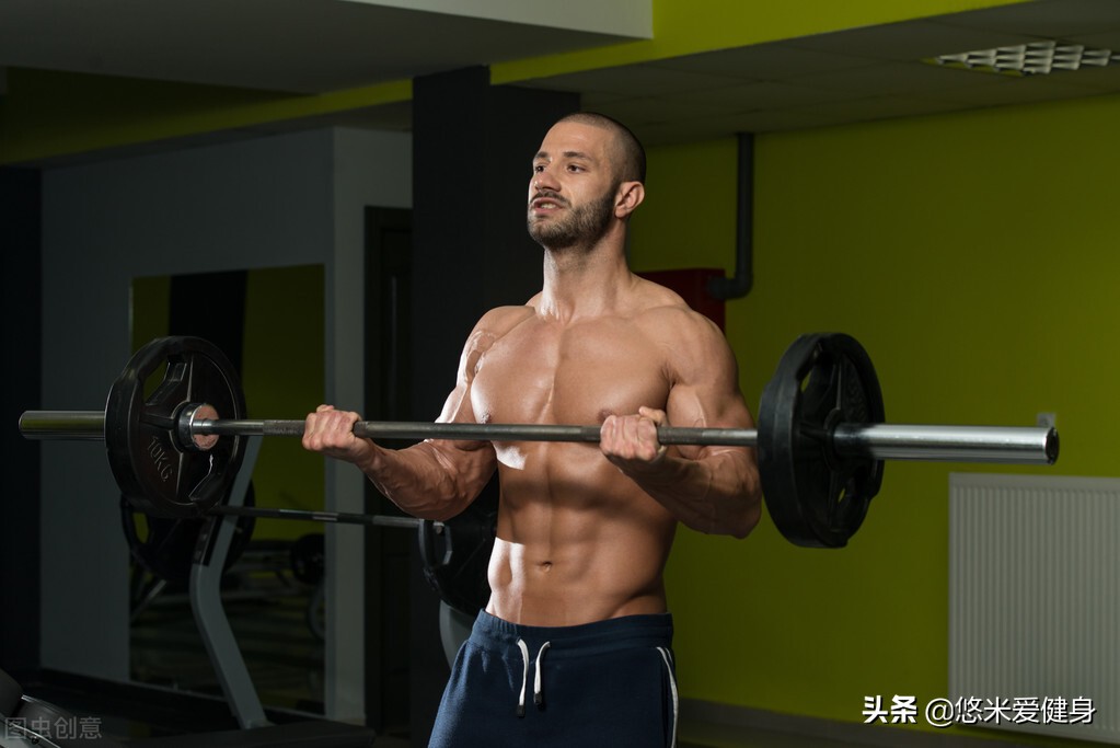 一天300个深蹲算过度吗,一次做100深蹲和分批做100深蹲