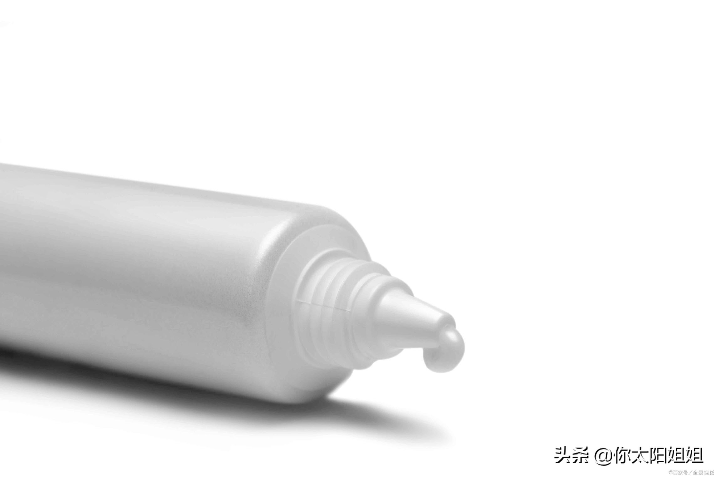 妆容怎么才不会脱妆,一整天的妆容有点脱妆该怎么补救