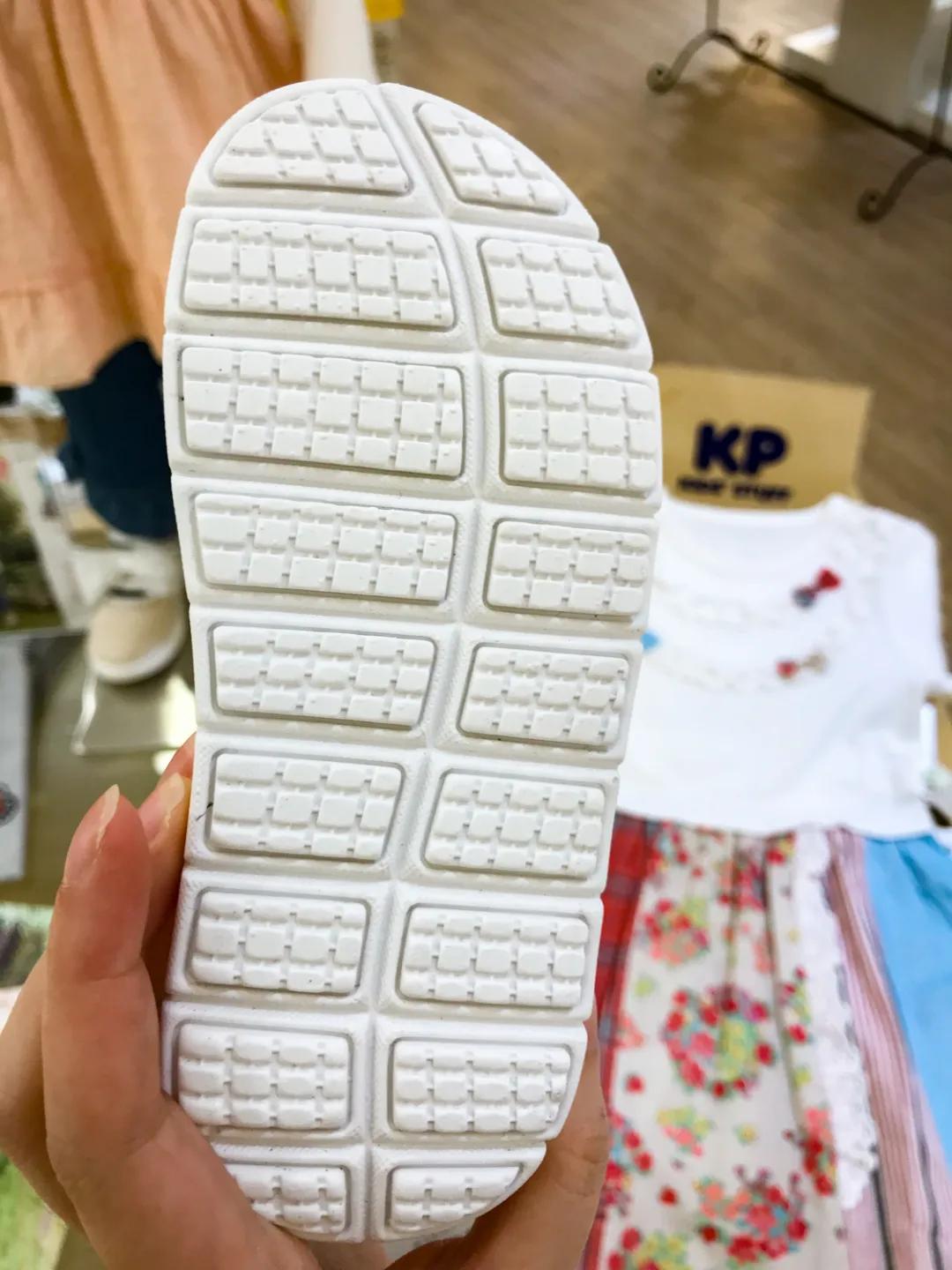 儿童穿哪种凉鞋比较好测评,关爱宝宝从脚开始