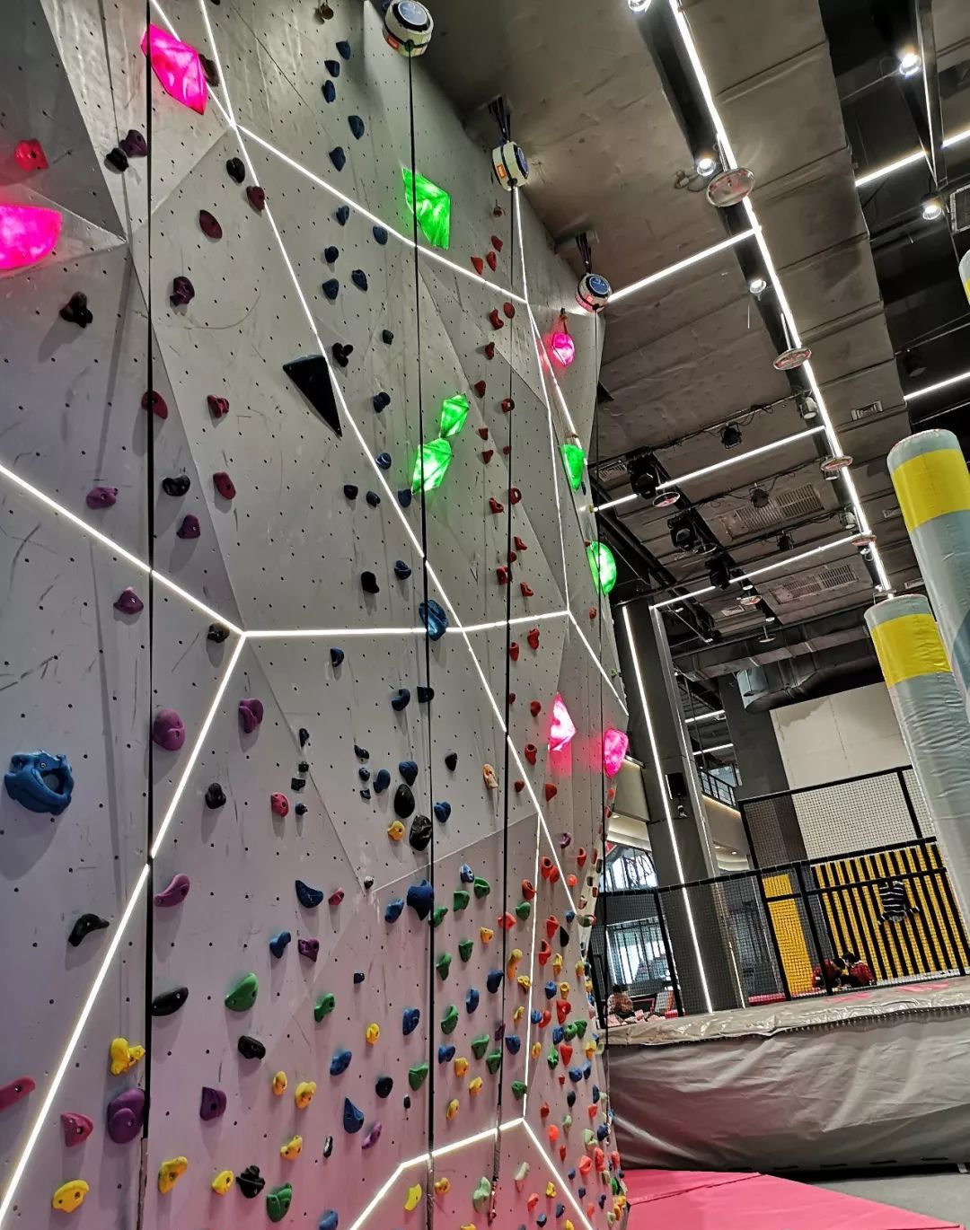 郑州yoyopark购物公园在哪里,郑州yoyopark购物公园营业时间