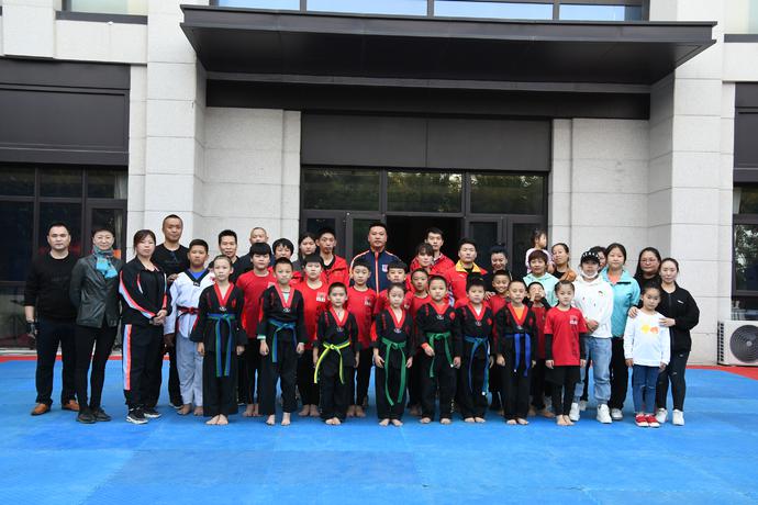 小学跆拳道嘉年华活动策划,亲子跆拳道比赛