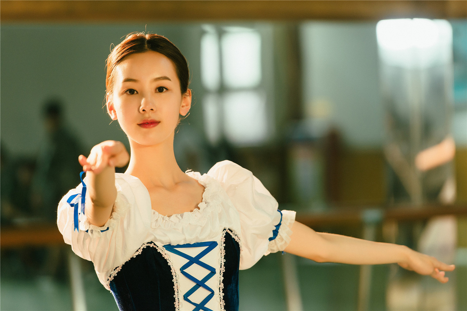 背后有背景却一直捧不红的女明星,却怎么都捧不红的4位女明星