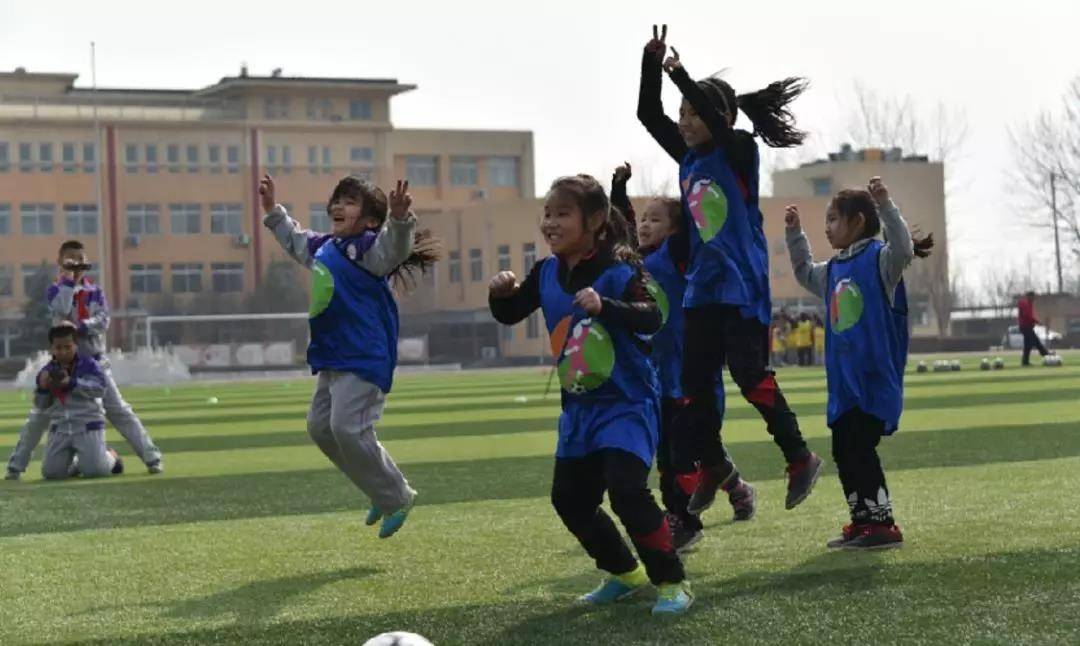 让人惊艳的足球女球迷,中国球迷羡慕英格兰的女球迷