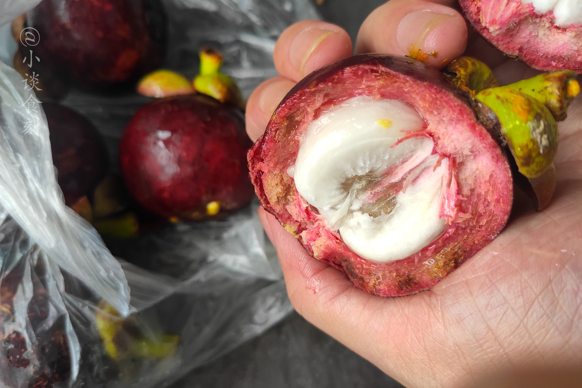 水果山竹里面发黄了能吃吗,山竹剥开后发现黄黄的能不能吃