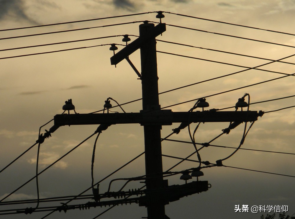 交流电和直流电是怎么产生的,谁发明的直流电和交流电的区别