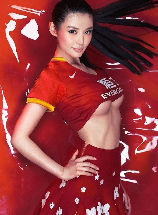 足球宝贝活泼的视频,足球宝贝活力四射图片