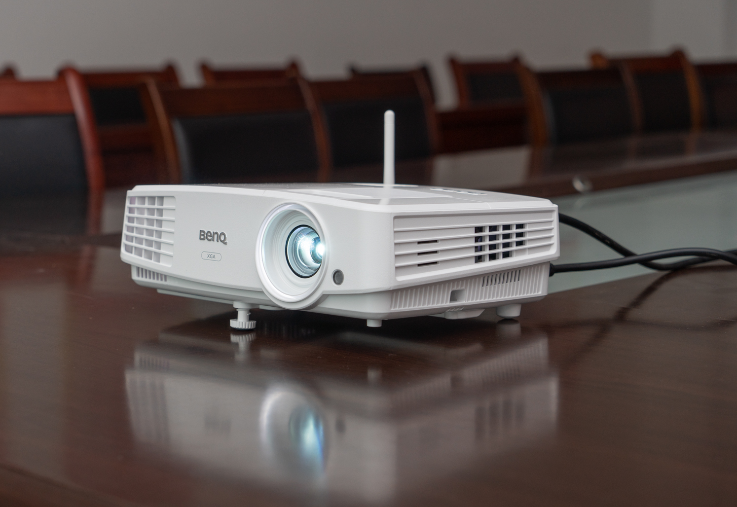 明基e500投影仪换灯泡划算吗,明基e500s投影仪多少钱一台