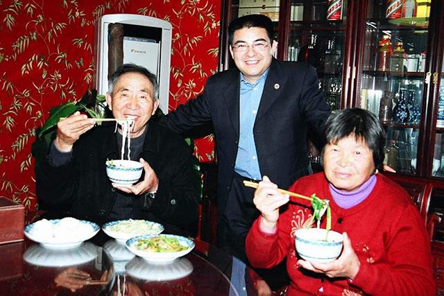 陈光标捐了多少亿,陈光标靠啥发家了