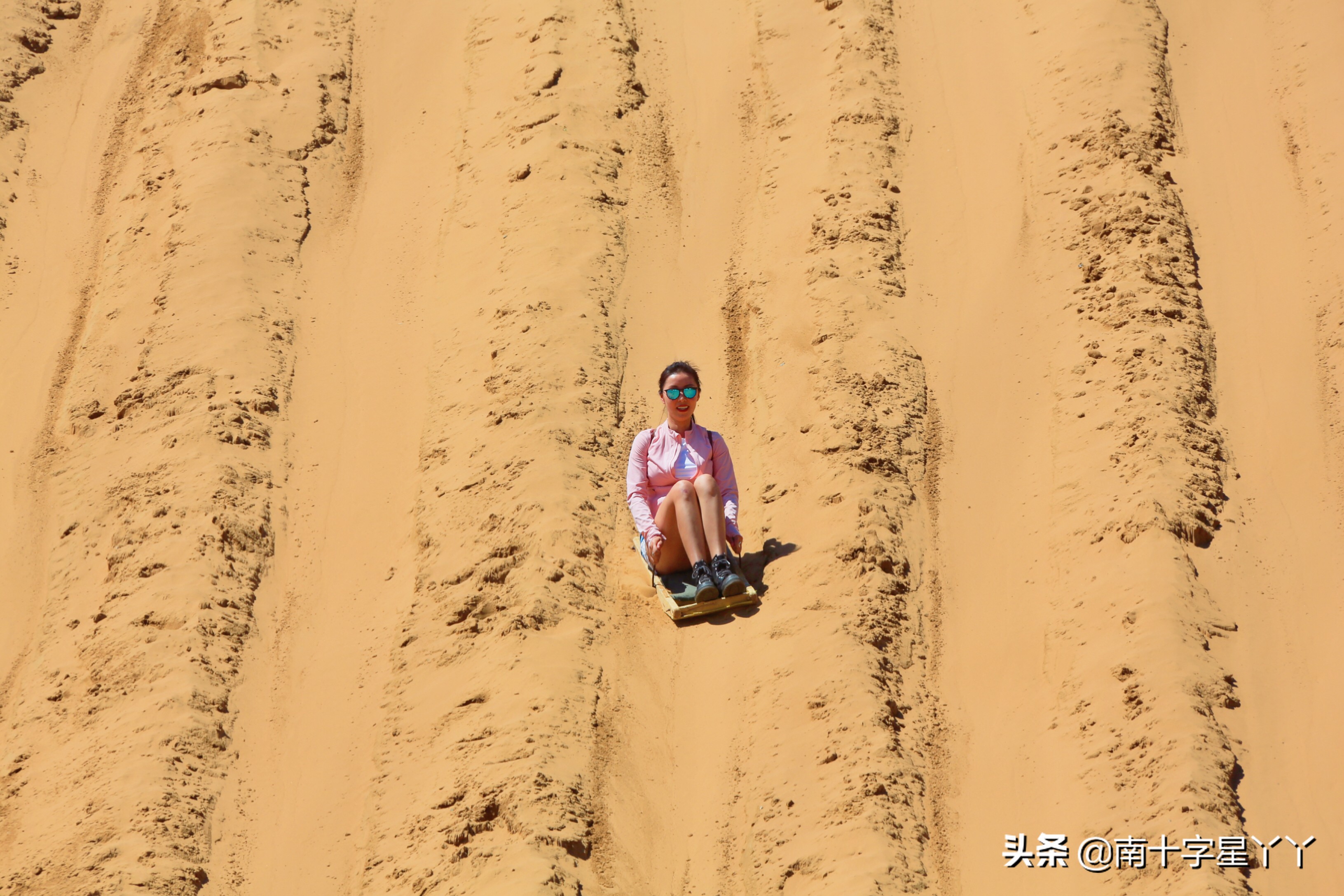 宁夏沙坡头沙漠美景,沙坡头沙漠区和黄河区
