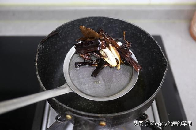 香辣拌面酱做法大全,炒菜万能香辣酱制作