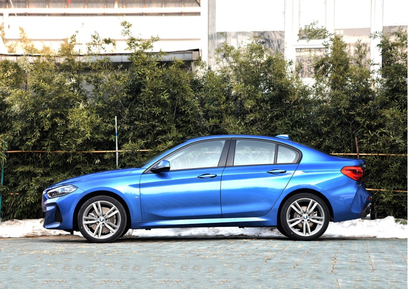 宝马1系2013款1.6t两厢118i进口,宝马1系2020款1.5t118i动力怎么样