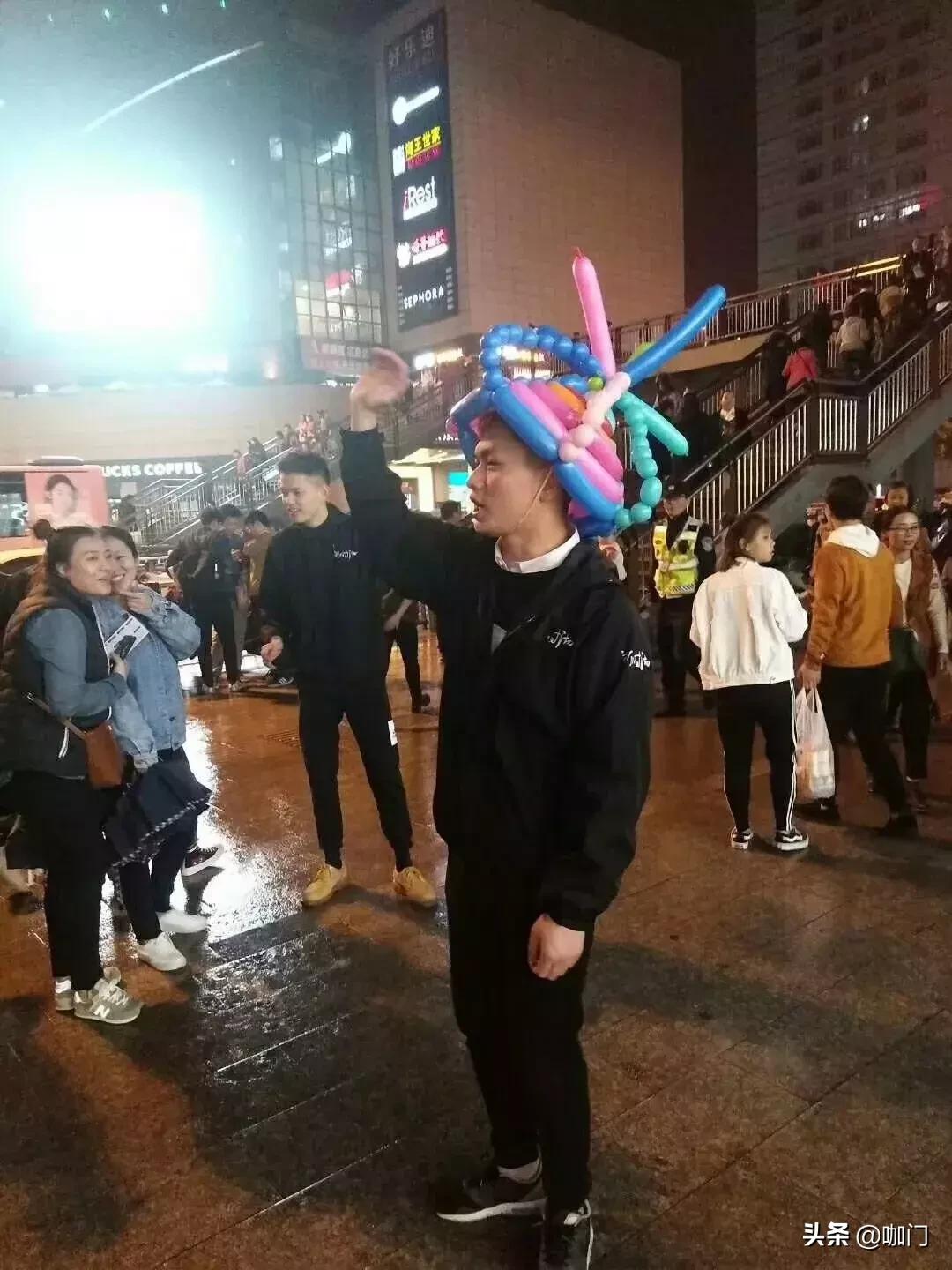 开业叫声惊动警察！他自创奇葩引流法，6年开店1500家