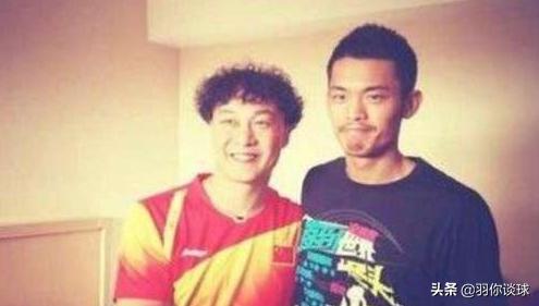 鹿晗打羽毛球关晓彤,鹿晗关晓彤打羽毛球穿的鞋