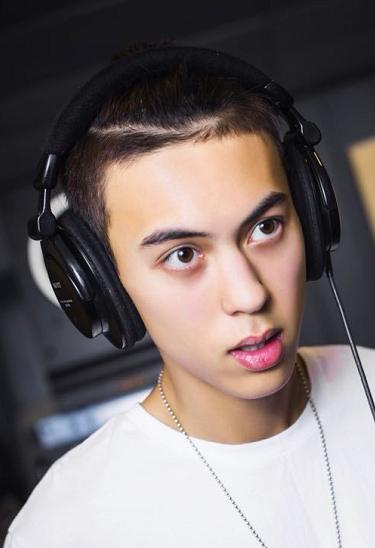 玉兔精李玲玉晒近照,玉兔精李玲玉抖音