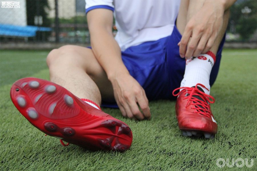 足球鞋实战测评nike暗煞,rebula足球鞋测评