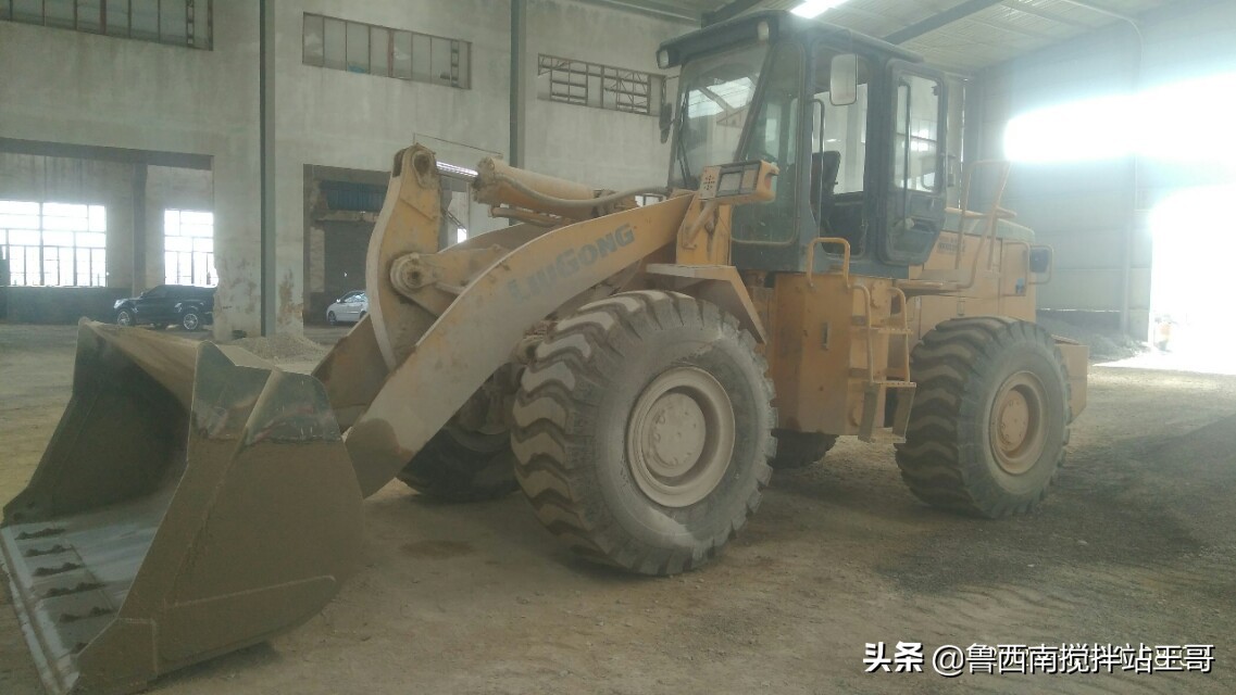 装载机动力弱的原因,装载机臂下降慢怎么办