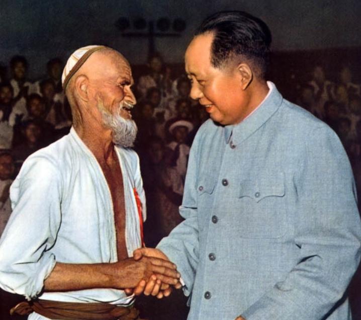 骑毛驴去看毛主席的库尔班,临终:后代参军报国,重孙女完成遗愿