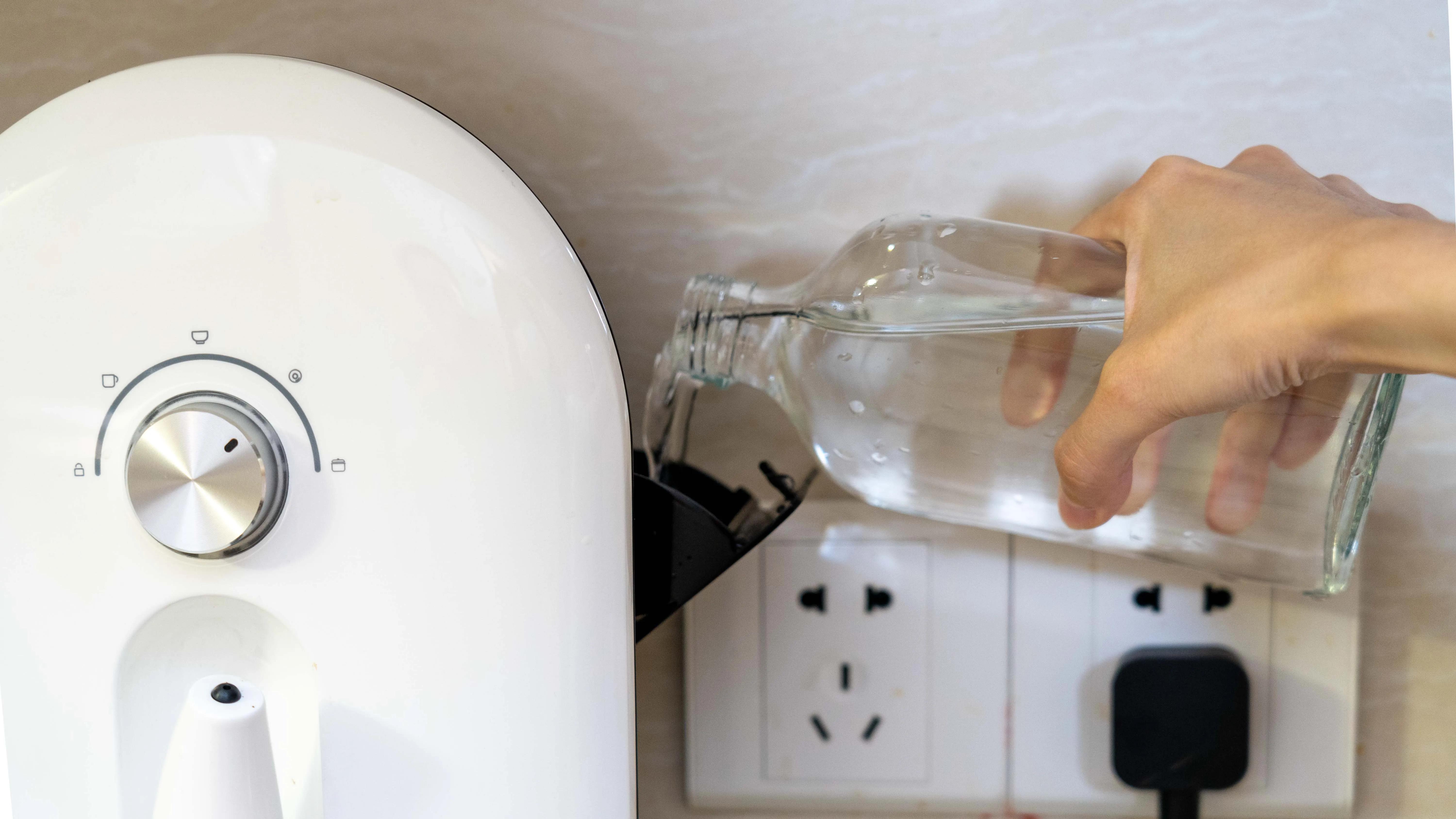 为香港人定制的家电,10²劏房也能体面生活,港人直呼大湾区No.1