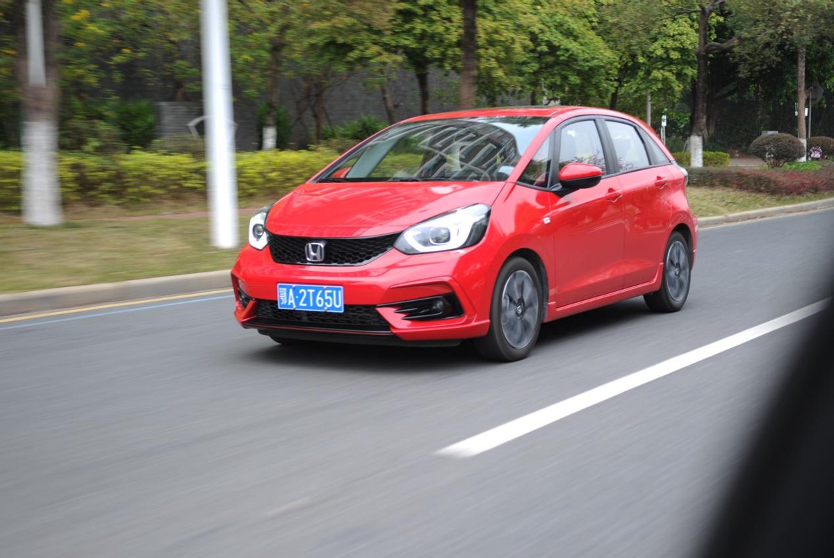 斯柯达昕动两厢车自动挡16年油耗,斯柯达昕锐车手动1.6试驾