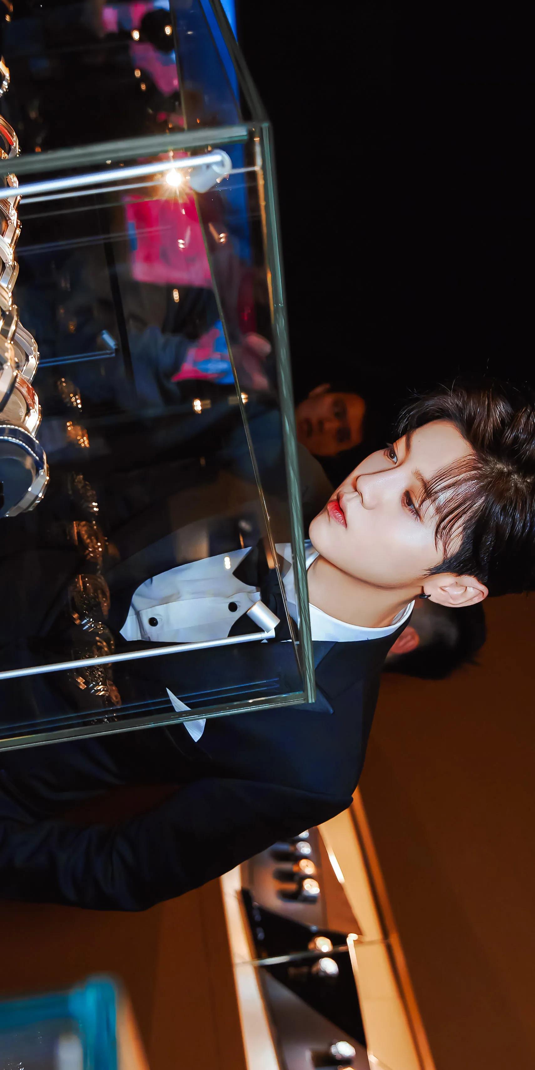 鹿晗霸道总裁图片,鹿晗4k超清壁纸全面屏