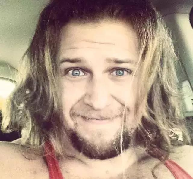 穿轮滑鞋怎么样练稳定性,快速穿轮滑鞋