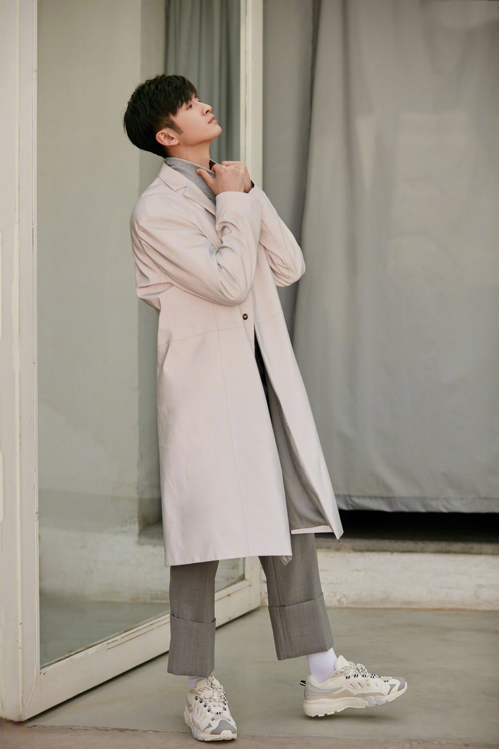 运动鞋怎么搭配才好看,如何把运动鞋搭配出时尚感